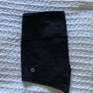 Lululemon Black camo mini tight short